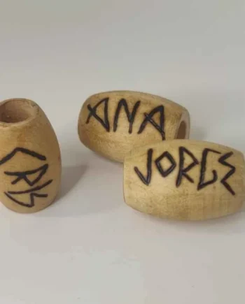 Abalorio Nombre nórdico Pirograbado en Madera