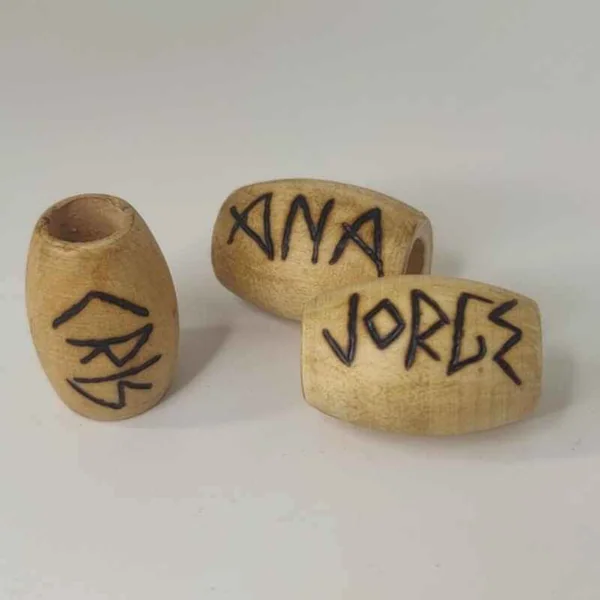 Abalorio Nombre nórdico Pirograbado en Madera