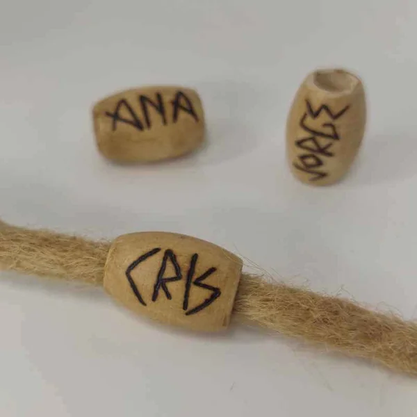 Abalorio Nombre nórdico Pirograbado en Madera