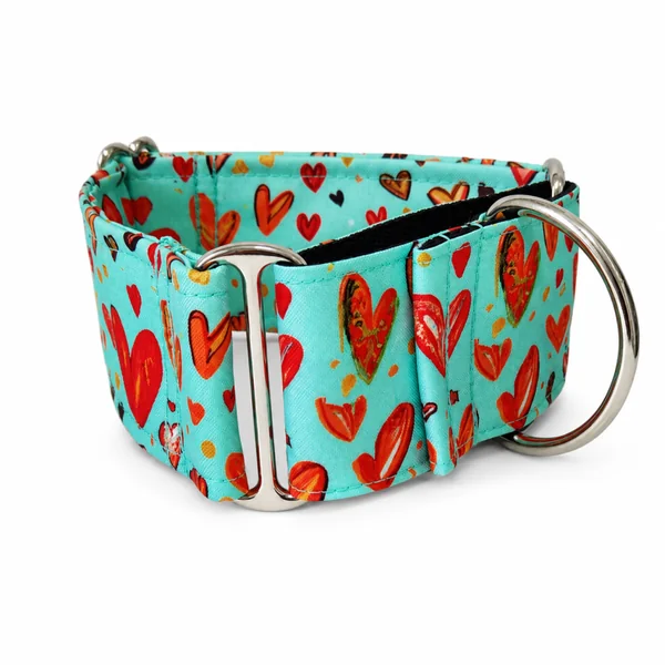Collar Martingale Corazones