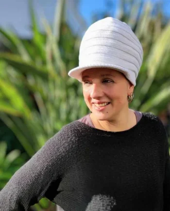 Gorro Rasta Blanco con Visera - Estilo anillos