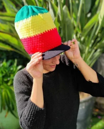 Gorro Rasta Ribbed de Algodón con Visera