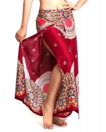 Pantalón rojo de pierna cruzada