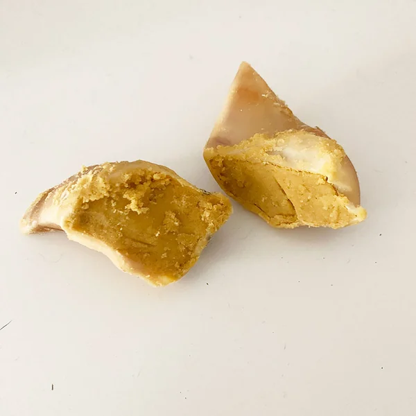Pezuña bovina rellena de queso