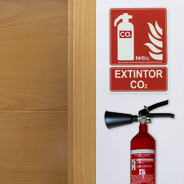 Señal extintor Co2 homologada PVC 21x30cm Rojo